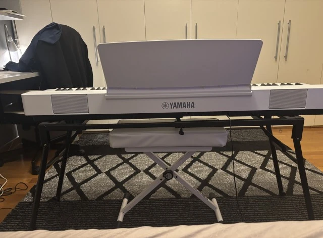 YAMAHA P-225 WH White