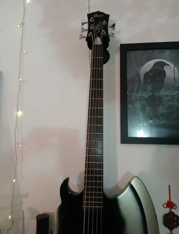 Cort Axe Bass Gene Simmons Kiss 5 Strings