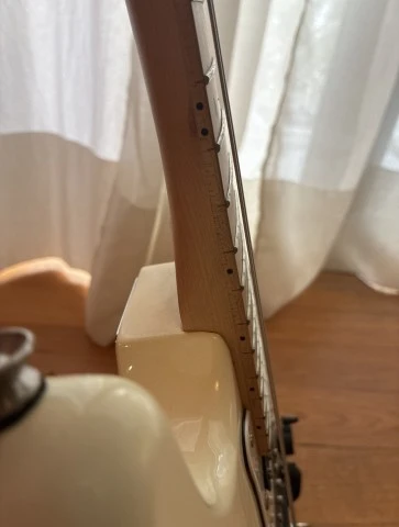 Swing Strat Style Electric Guitar
