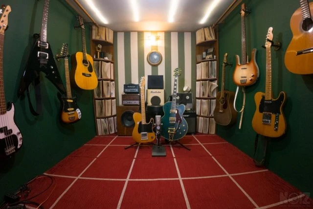 Session Guitarist & Guitar Lessons