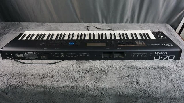 Roland D70