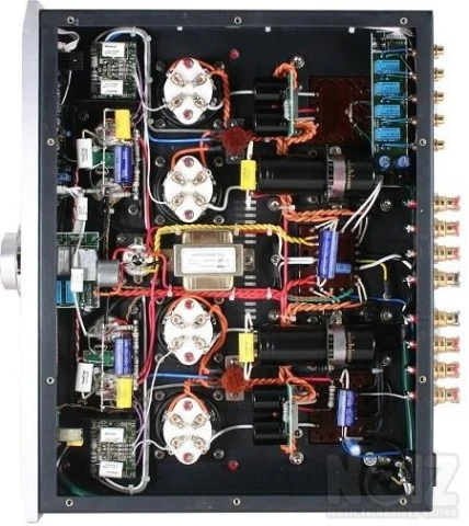 Λαμπάτος Ενισχυτής Cayin A-300 P