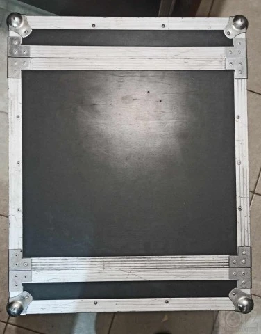 Rack Case 19΄΄ 8U με Ρόδες