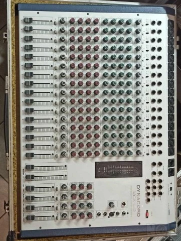 Dynacord MCX 16.2 μαζί με την θήκη της