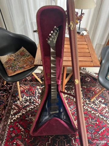 Jackson Flying V