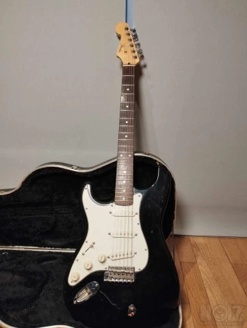 Fender black strato japan 1995 LEFTHAND