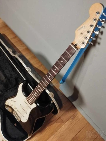 Fender black strato japan 1995 LEFTHAND