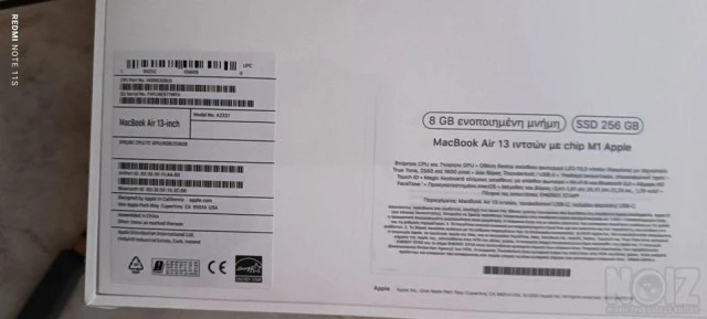 Apple MacBook Air Retina MGN63GR/A (Late