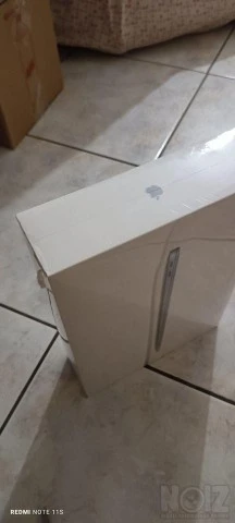 Apple MacBook Air Retina MGN63GR/A (Late