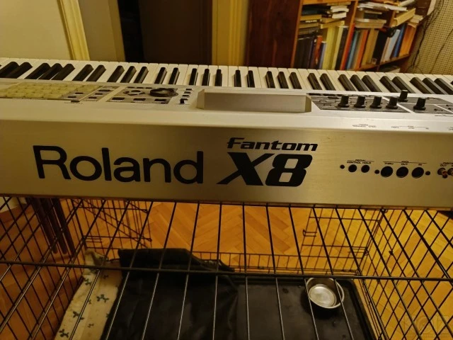 Roland Fantom X8