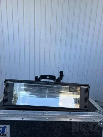 Stairville Strobe 1500 DMX Power Strobe