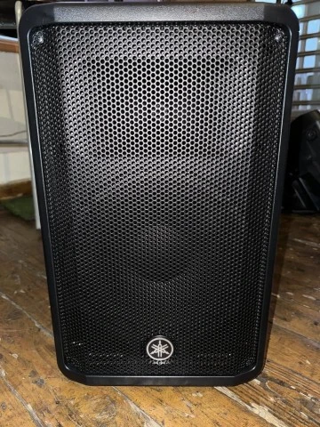 Yamaha DBR10 700W