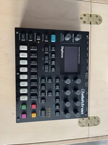 Digitone 1