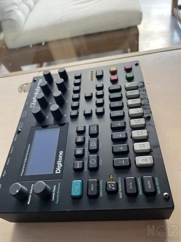 Digitone 1