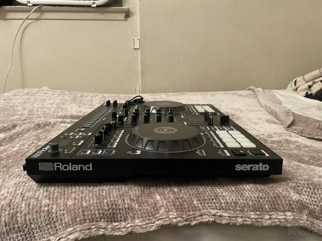 Roland DJ-505 2 καναλιών Quad Deck Serat