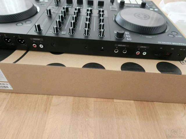 Native Instruments TRAKTOR KONTROL S3