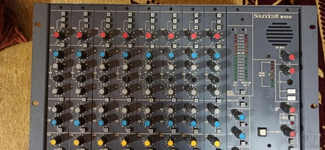 ΠΩΛΕΙΤΕ   ΚΟΝΣΟΛΑ  Soundcraft B 100  bro