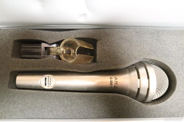 AKG D320 B dynamic microphone