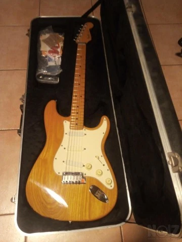 FENDER stratocaster plus 1990