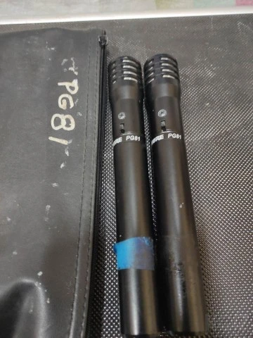 AKG C1000. Shure PG81