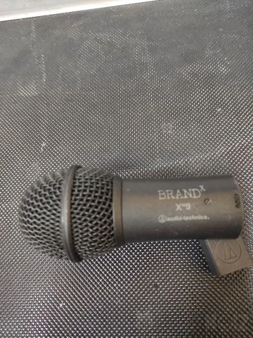 AKG C1000. Shure PG81