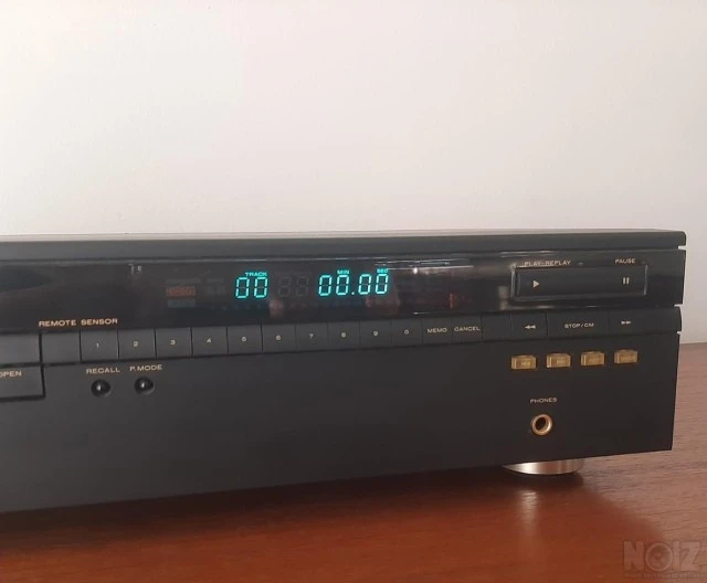 MARANTZ CD 50 + remote control