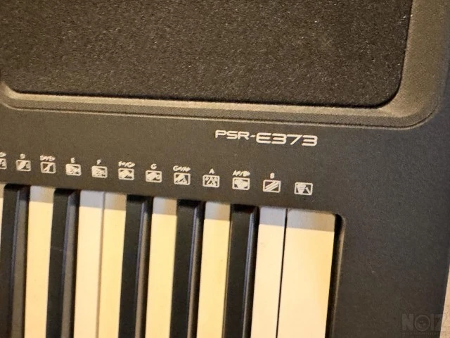 Yamaha PSR E373