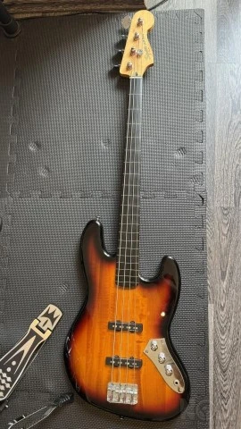 Squier Jazz Vintage Modified Αταστο 4χορ