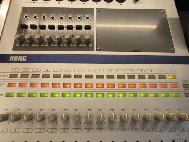 KORG Digital Recording Studio D16 XD κον