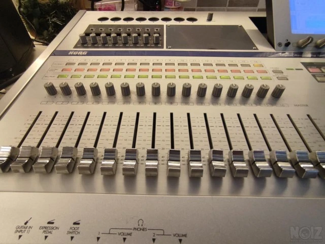 KORG Digital Recording Studio D16 XD κον
