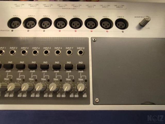 KORG Digital Recording Studio D16 XD κον