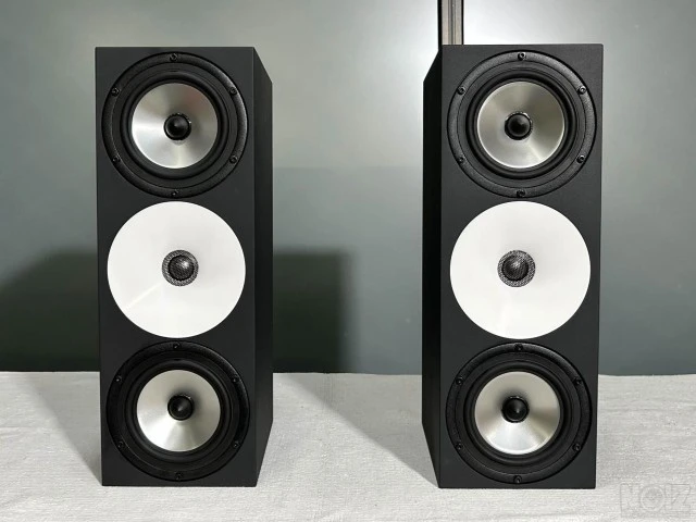 Amphion Two15