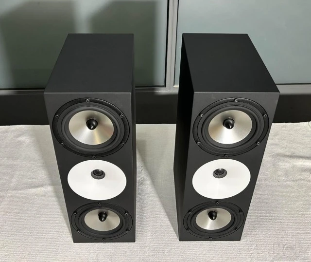 Amphion Two18