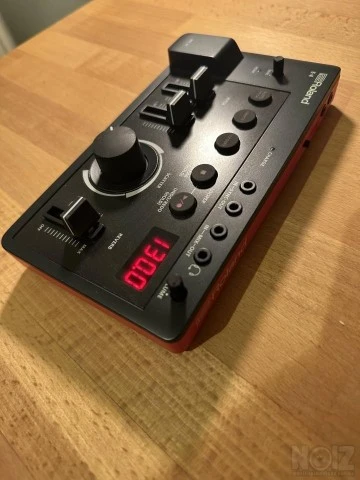 Roland Aira Compact E-4
