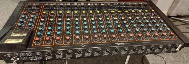 Dynamix 216 Analogue 16 Channel Mixer