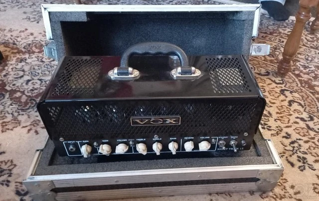 Vox night train NT15H G2 + flight case