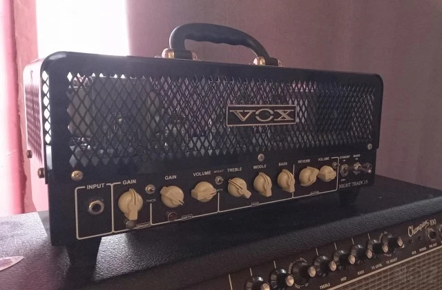 Vox night train NT15H G2 + flight case