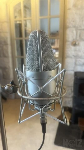 Neumann m149 - μικρόφωνο με λυχνία