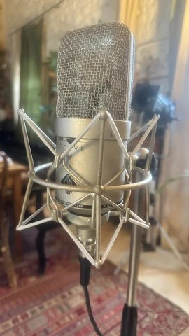 Neumann m149 - μικρόφωνο με λυχνία