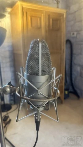 Neumann m149 - μικρόφωνο με λυχνία