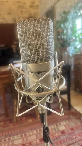 Neumann m149 - μικρόφωνο με λυχνία