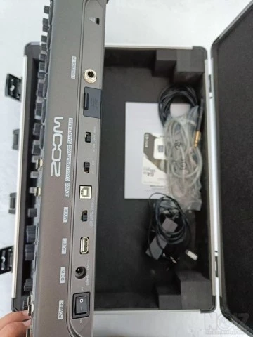 Zoom LiveTrak L-12
