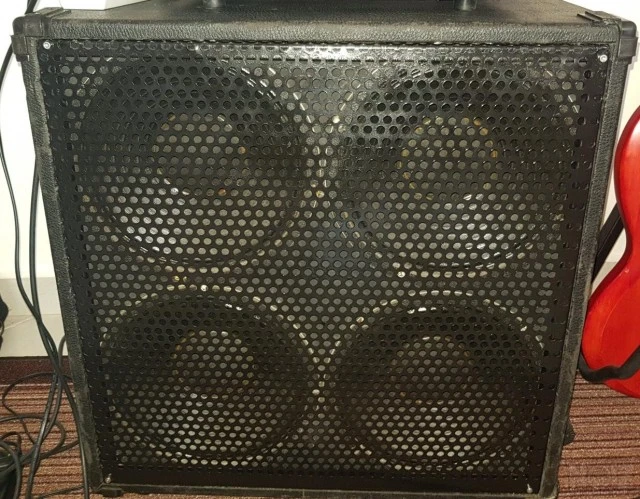 Καμπίνα κιθάρας 4x10 με celestion ηχεία