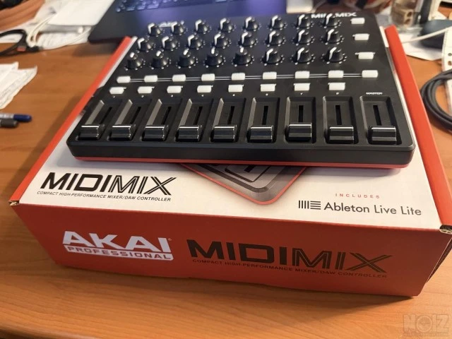 Akai MidiMIx Controller