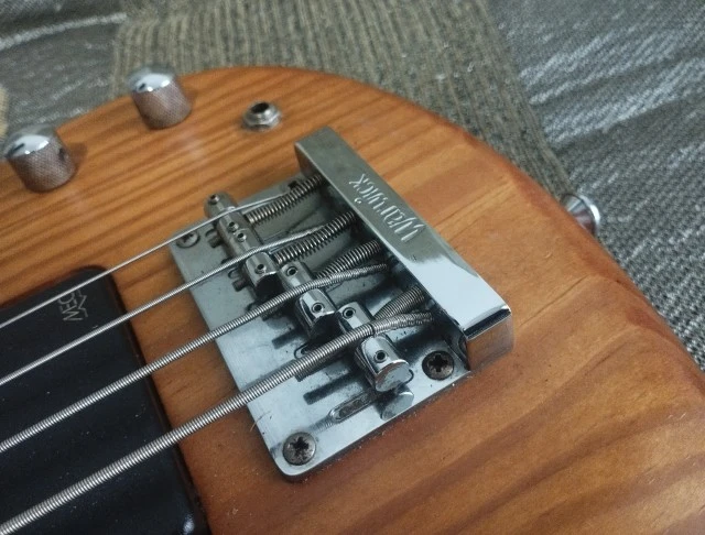 Warwick Streamer Std & Peavey Combo 300