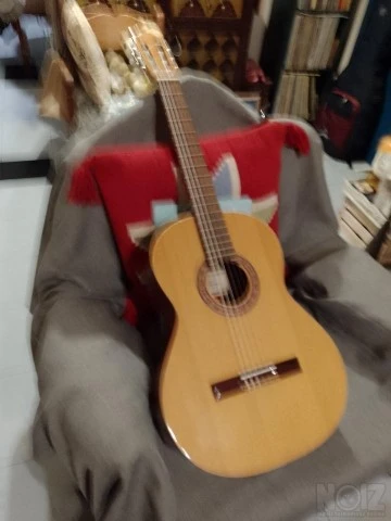 Almansa Classic Guitar