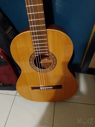 Almansa Classic Guitar