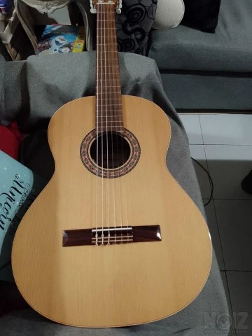 Almansa Classic Guitar