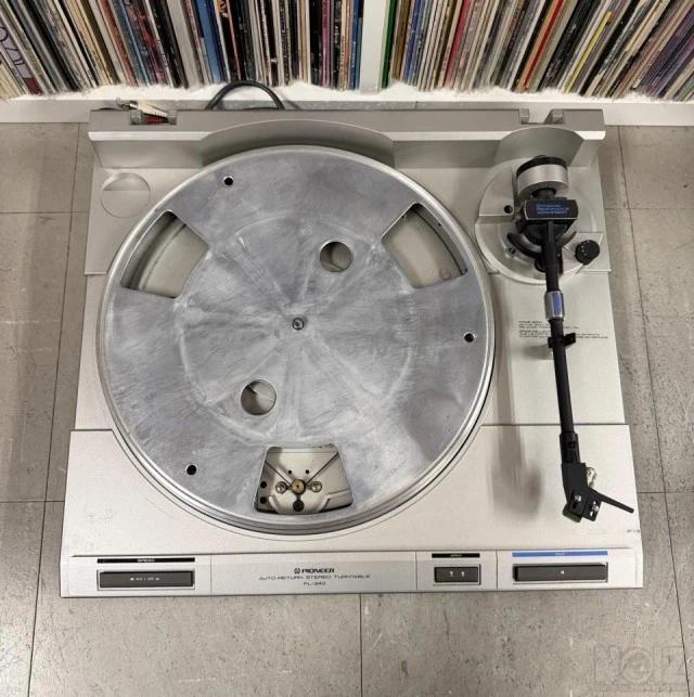 Πικάπ  Pioneer   PL - 340 + Stanton  500