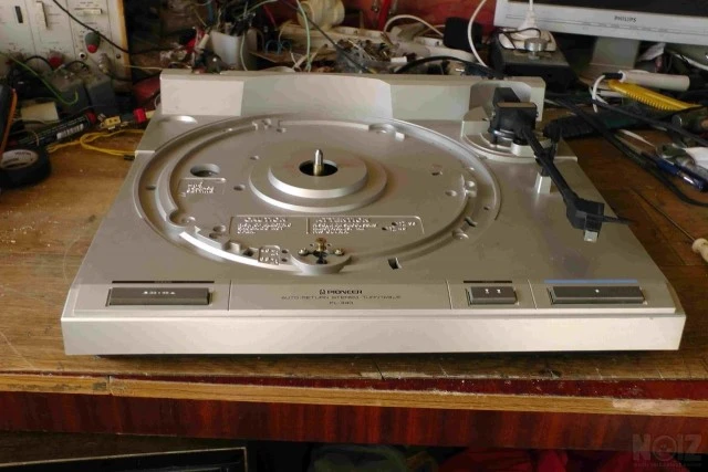 Πικάπ  Pioneer   PL - 340 + Stanton  500